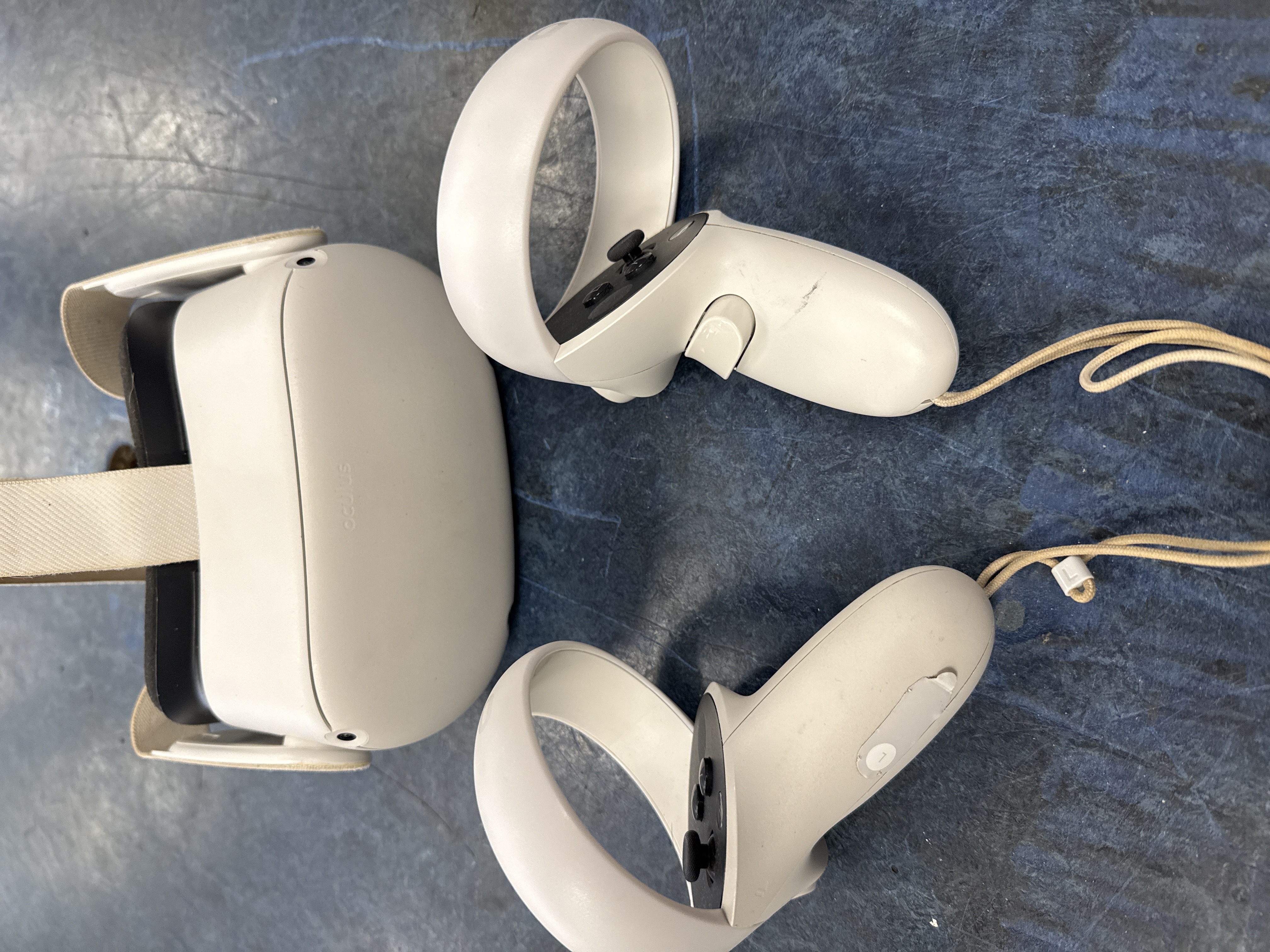 Pre-owned Oculus oculus quest 2 vr headset 64gb - Own4Less